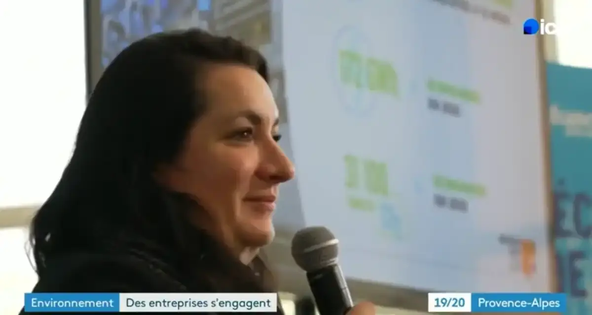 Elodie Bondi al microfono di France 3